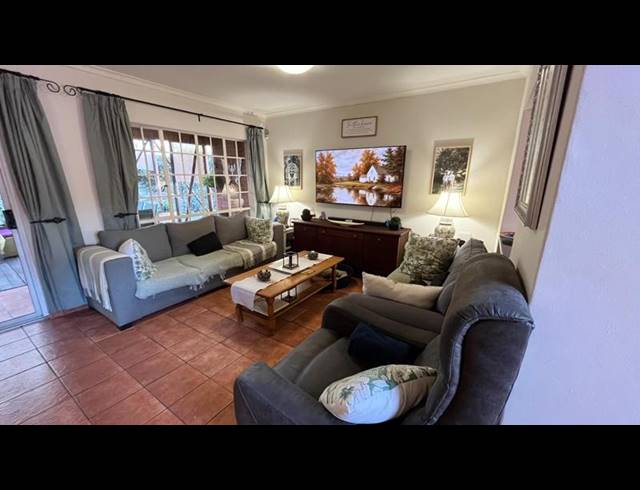 3 BEDROOM TOWNHOUSE FOR SALE IN PELHAM